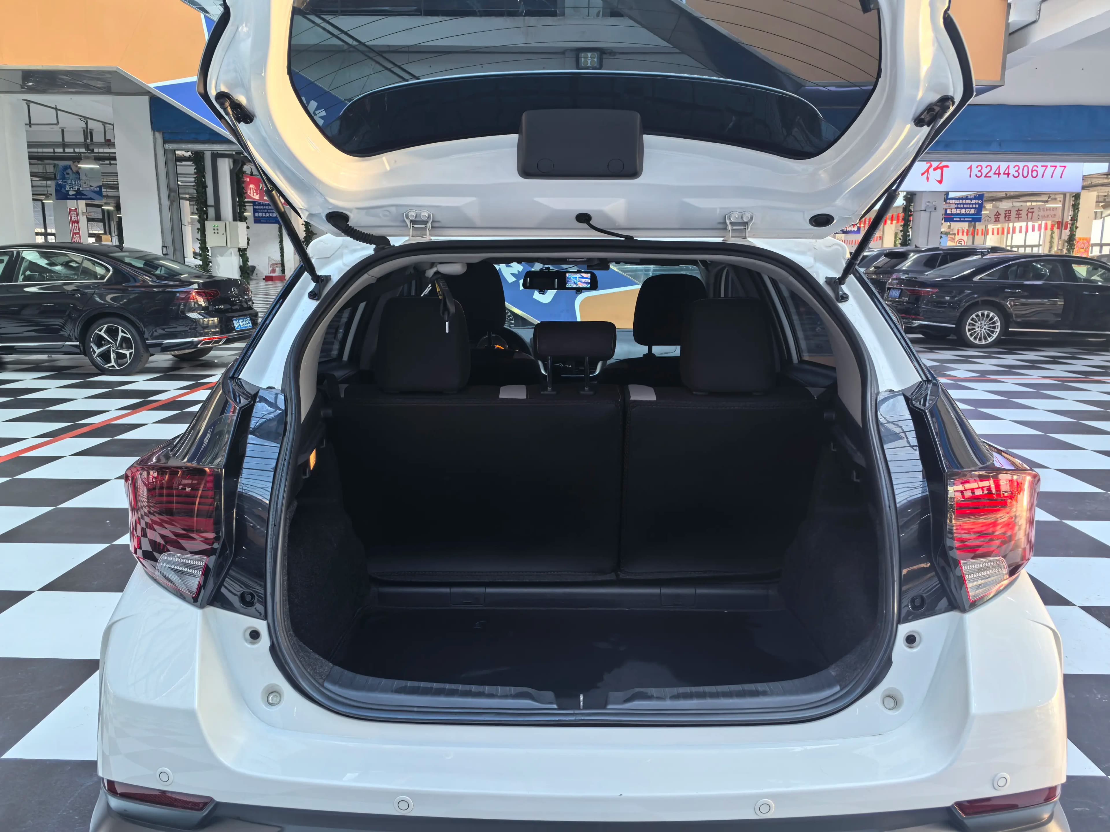 Toyota Yaris L 2022 г. 34012 км. — фото 16