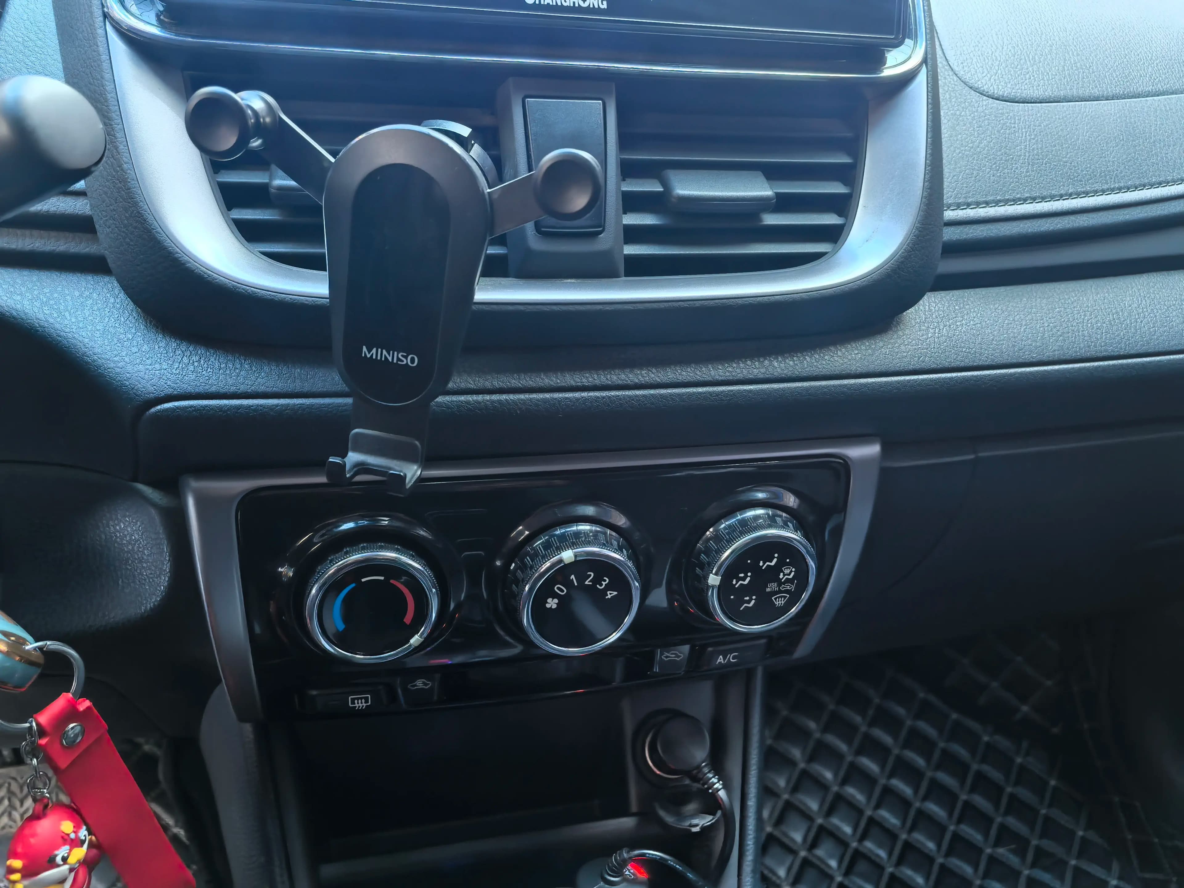 Toyota Yaris L 2022 г. 34012 км. — фото 8