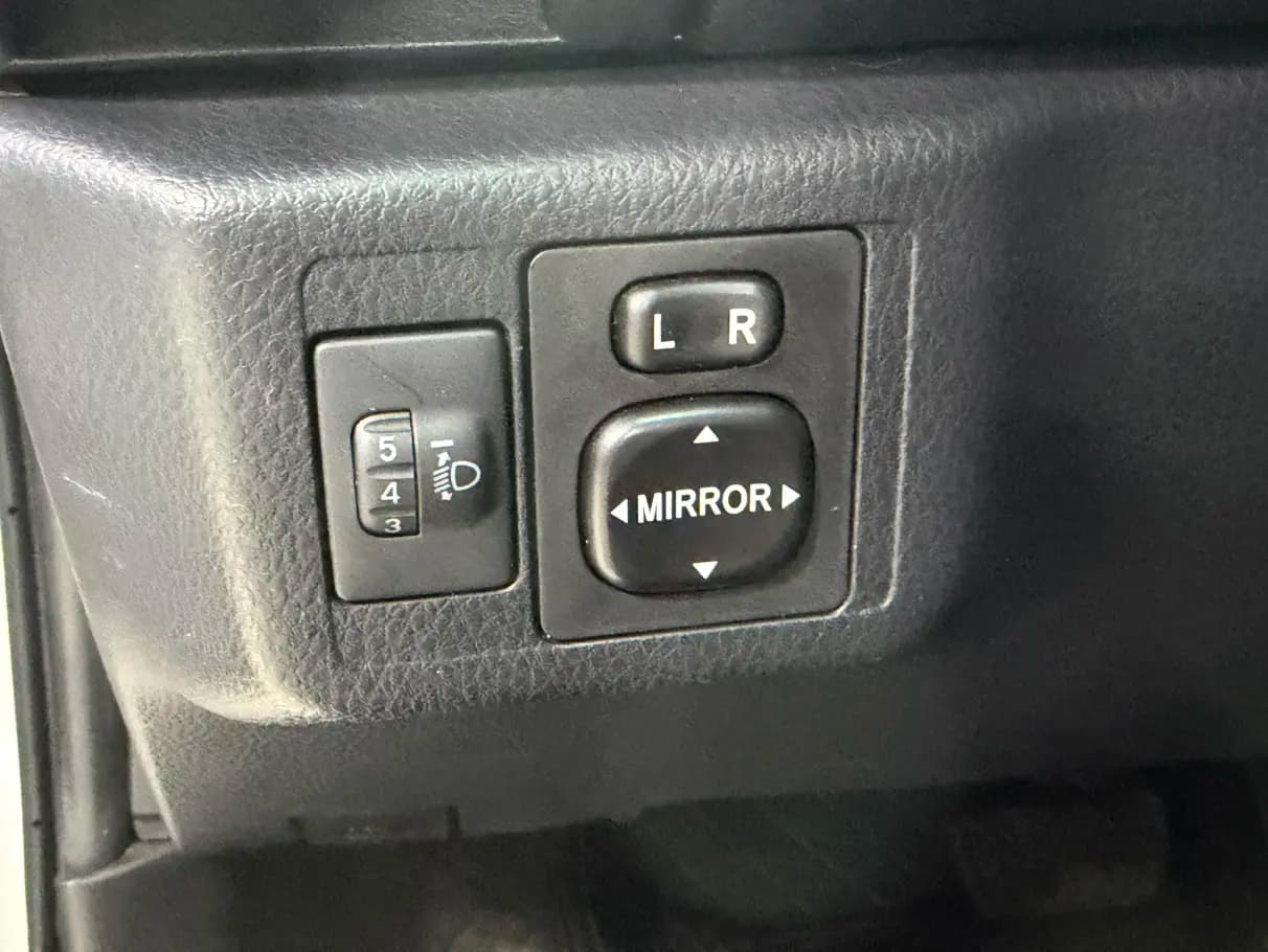 Toyota Yaris L 2023 г. 15013 км. — фото 14