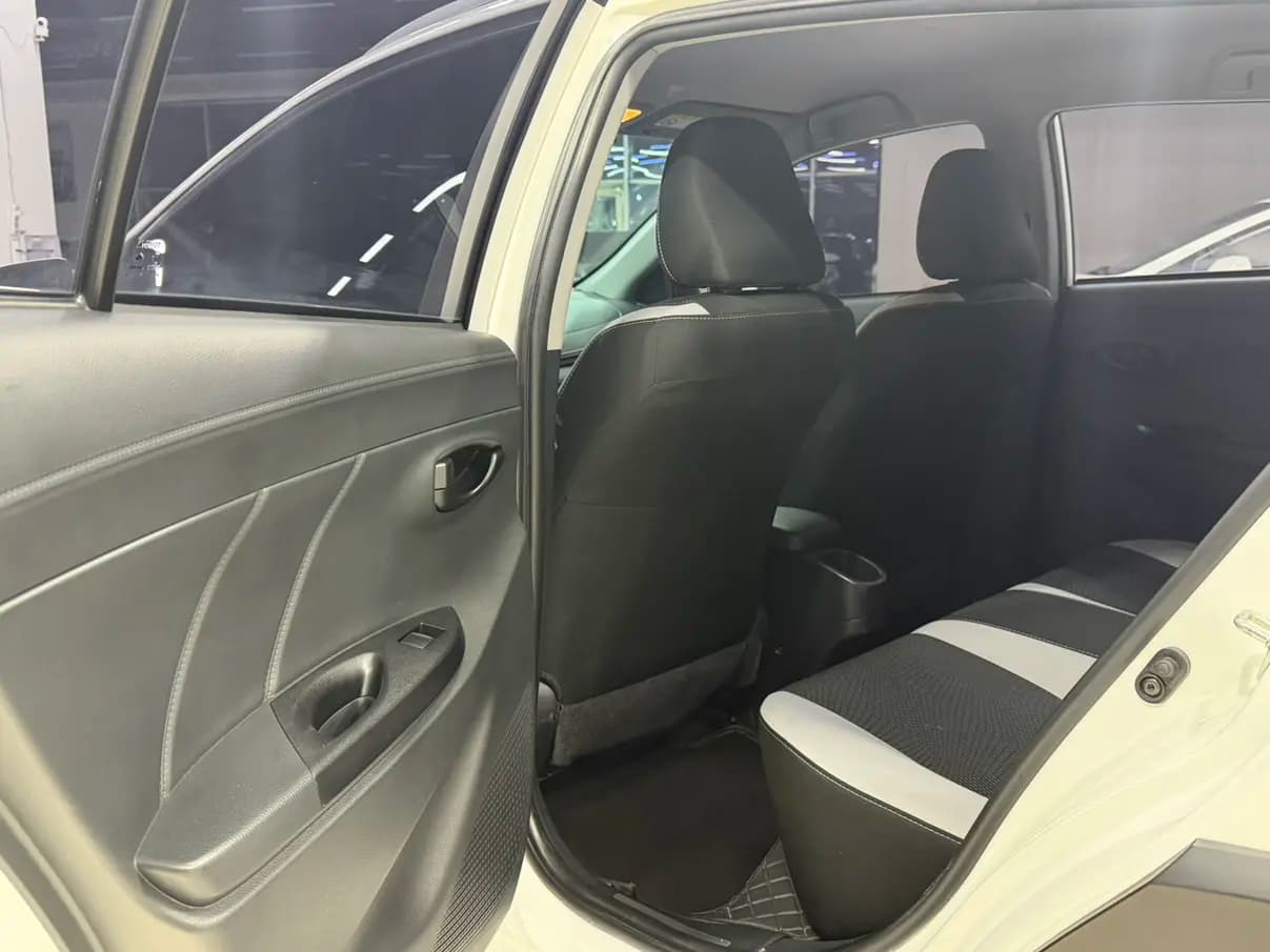 Toyota Yaris L 2023 г. 15013 км. — фото 17