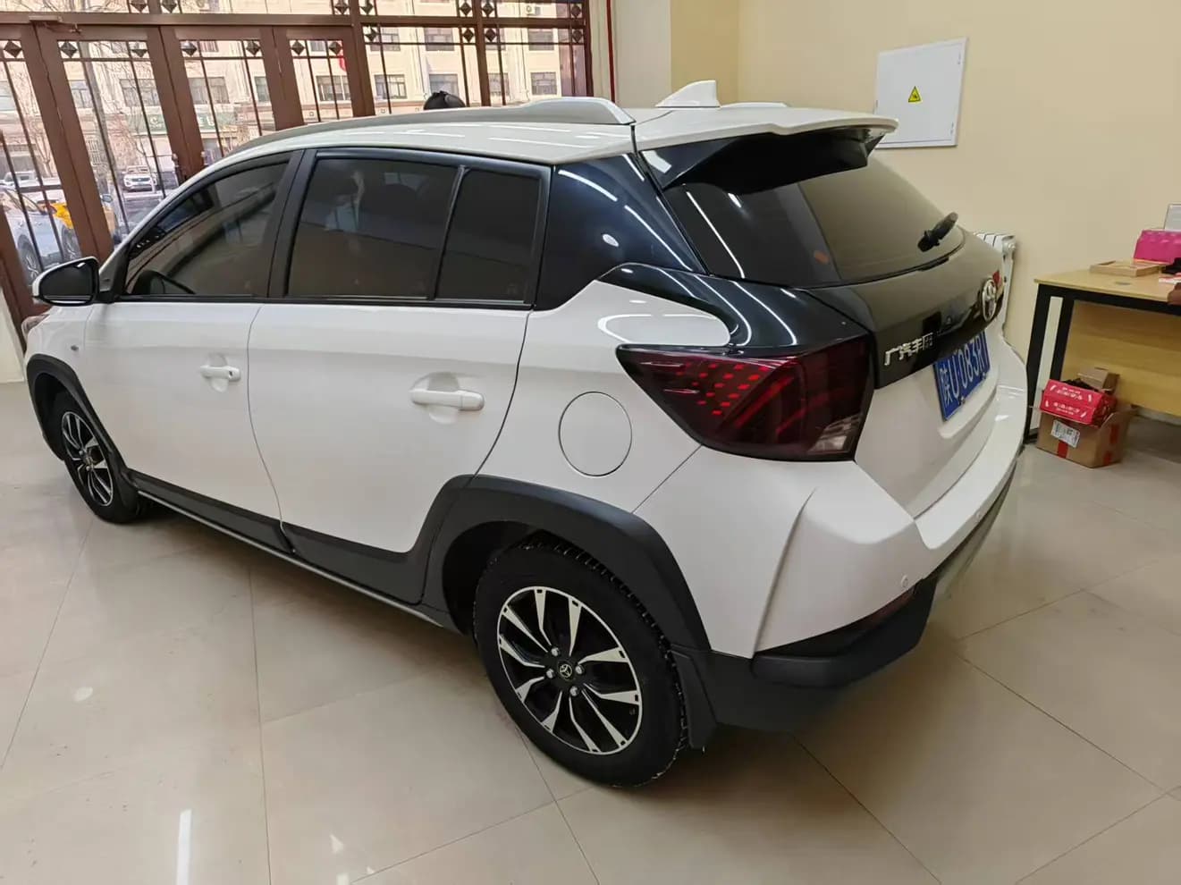Toyota Yaris L 2022 г. 34014 км. — фото 4