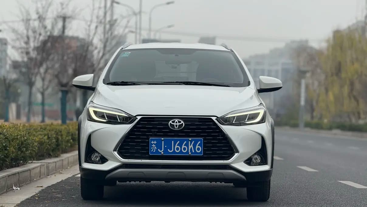 Toyota Yaris L 2023 г. 11015 км. — фото 2