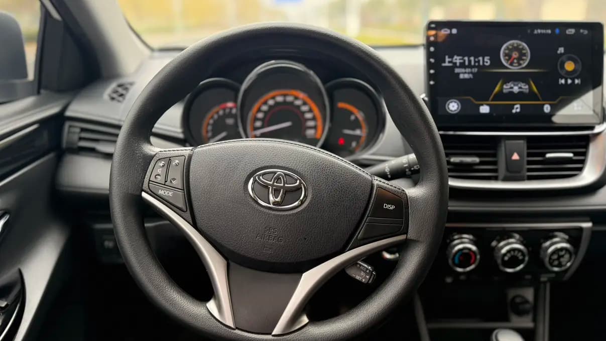 Toyota Yaris L 2023 г. 11015 км. — фото 11