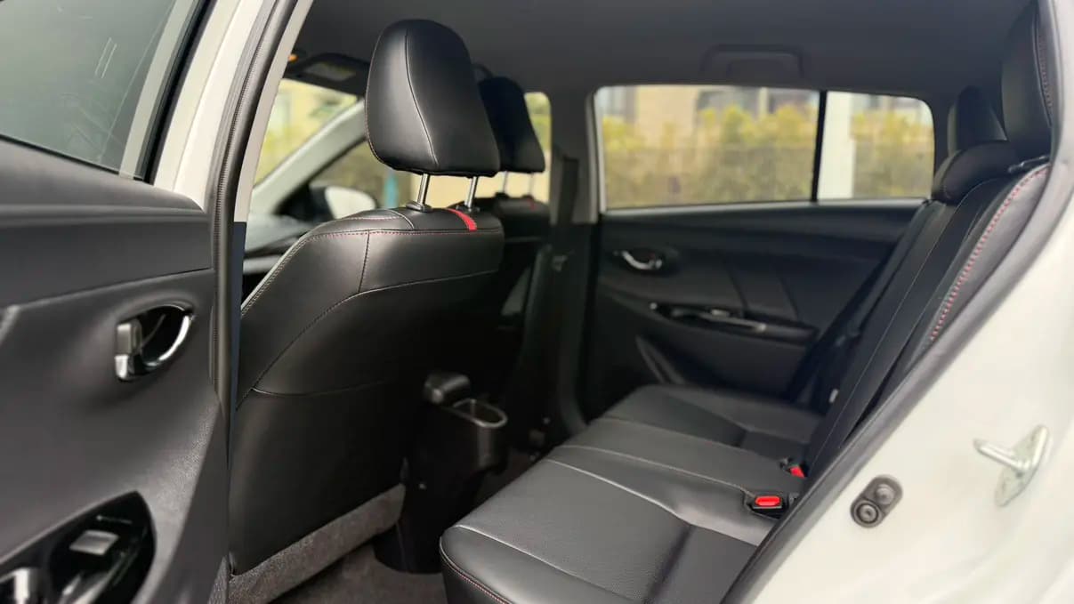 Toyota Yaris L 2023 г. 11015 км. — фото 13