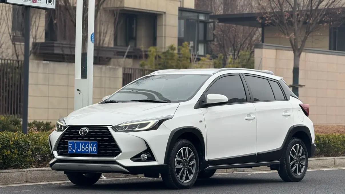 Toyota Yaris L 2023 г. 11015 км. — фото 6