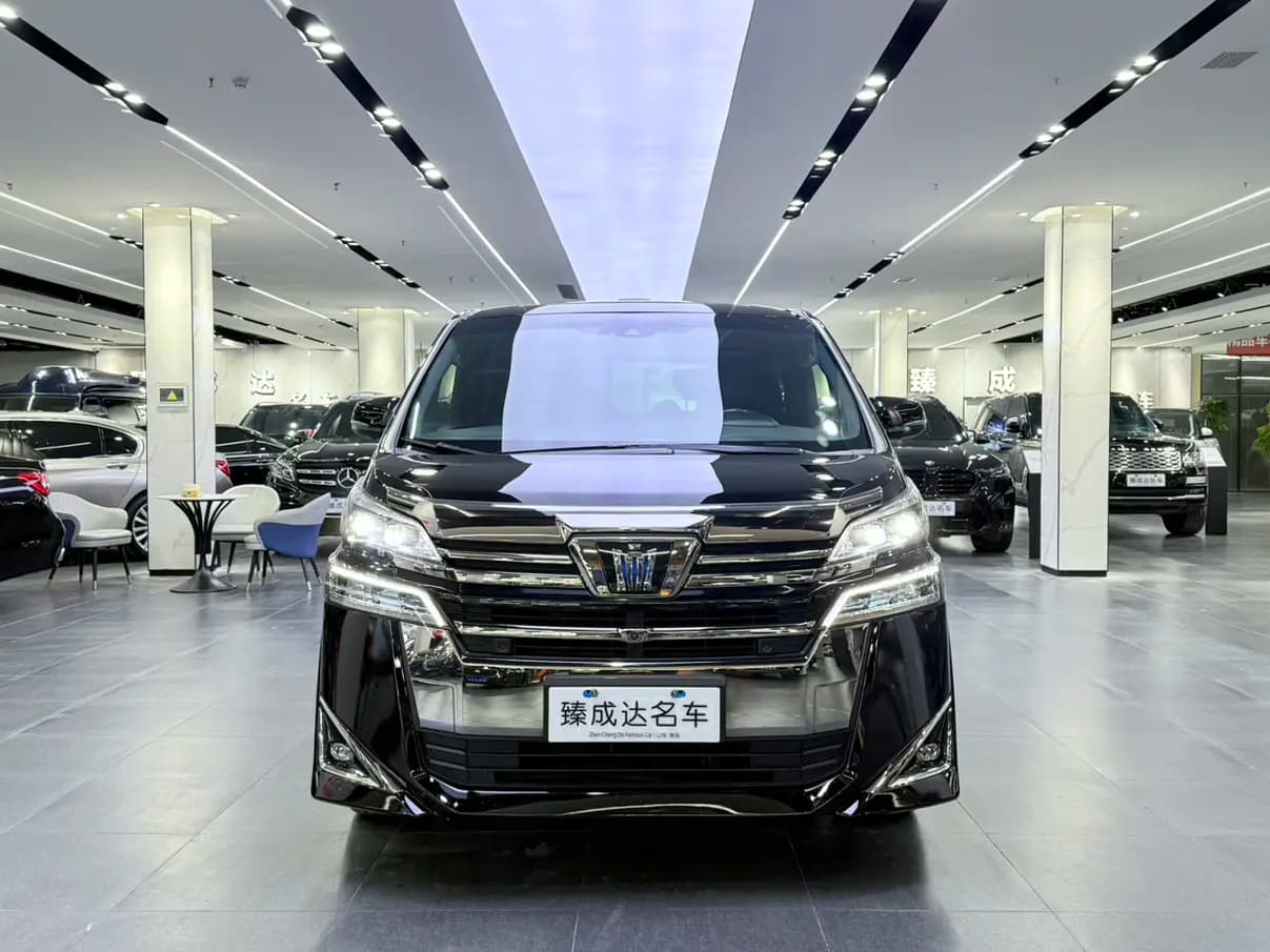 Toyota Crown Wellfire 2022 г. 33074 км. — фото 2