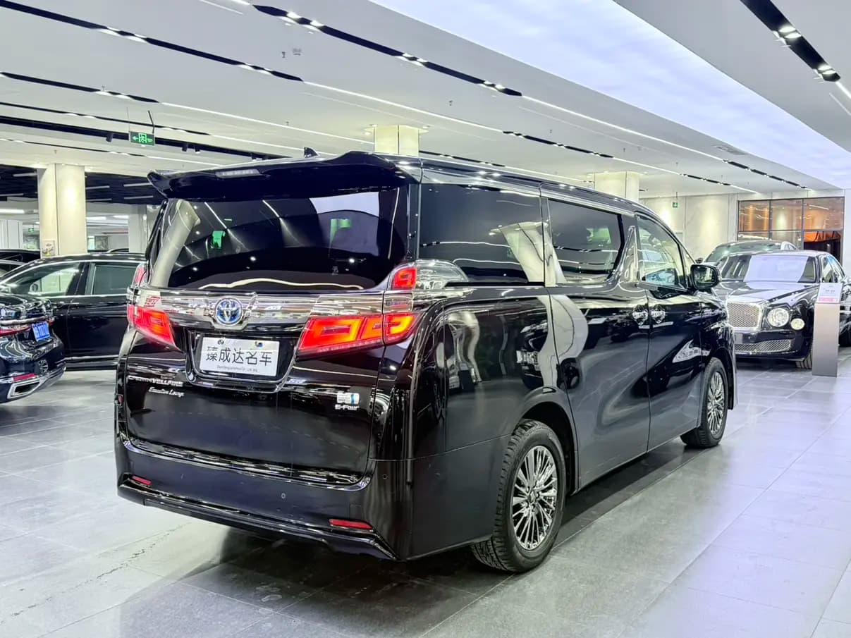 Toyota Crown Wellfire 2022 г. 33074 км. — фото 6