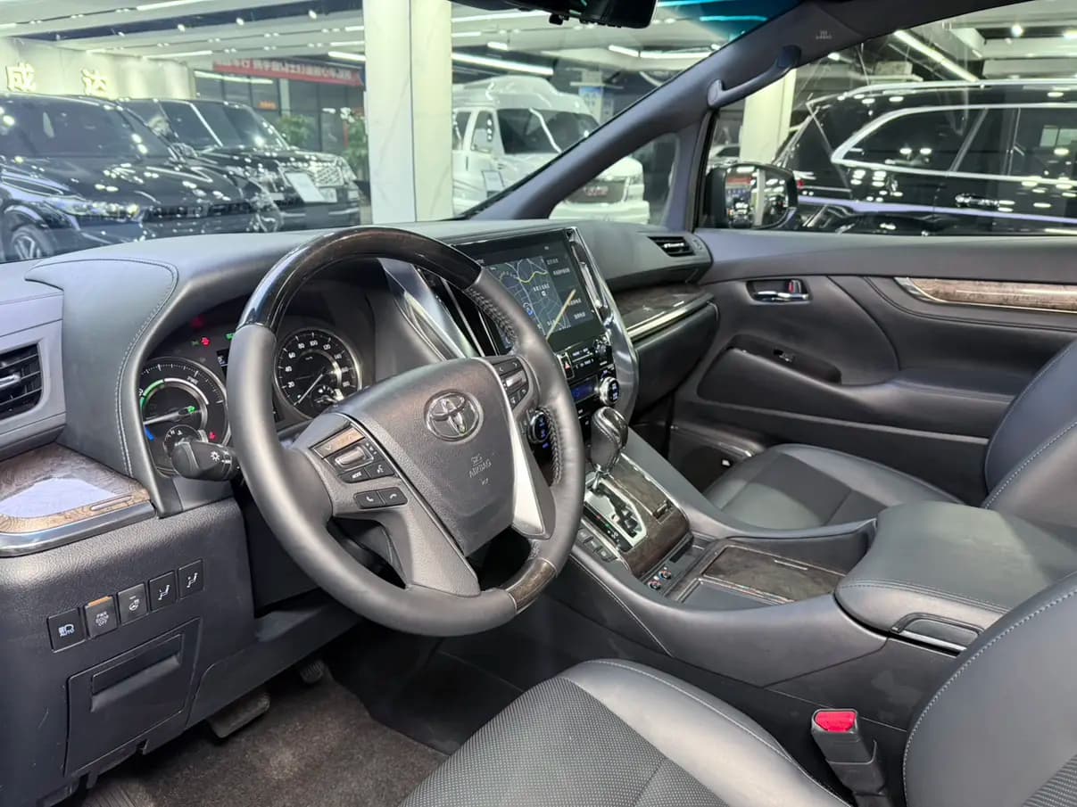 Toyota Crown Wellfire 2022 г. 33074 км. — фото 8