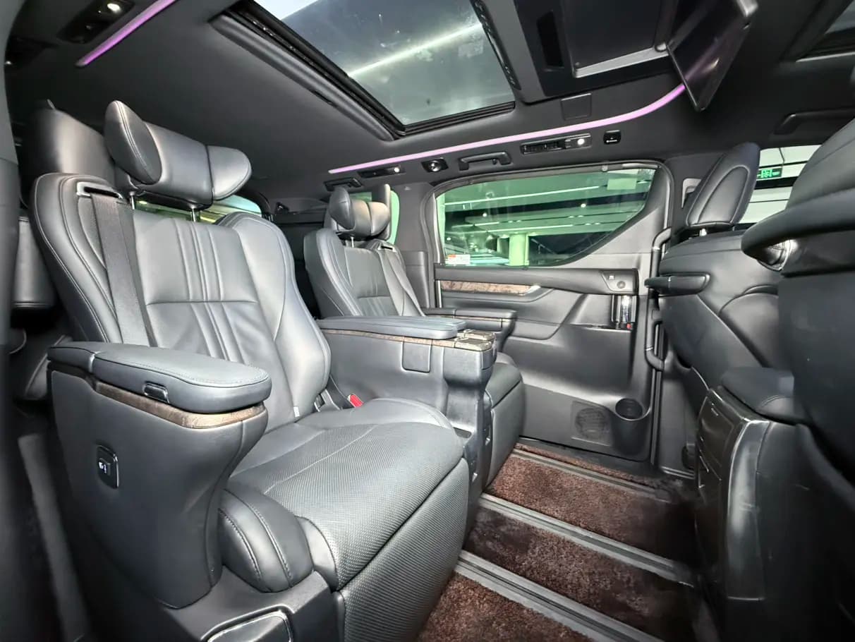 Toyota Crown Wellfire 2022 г. 33074 км. — фото 10