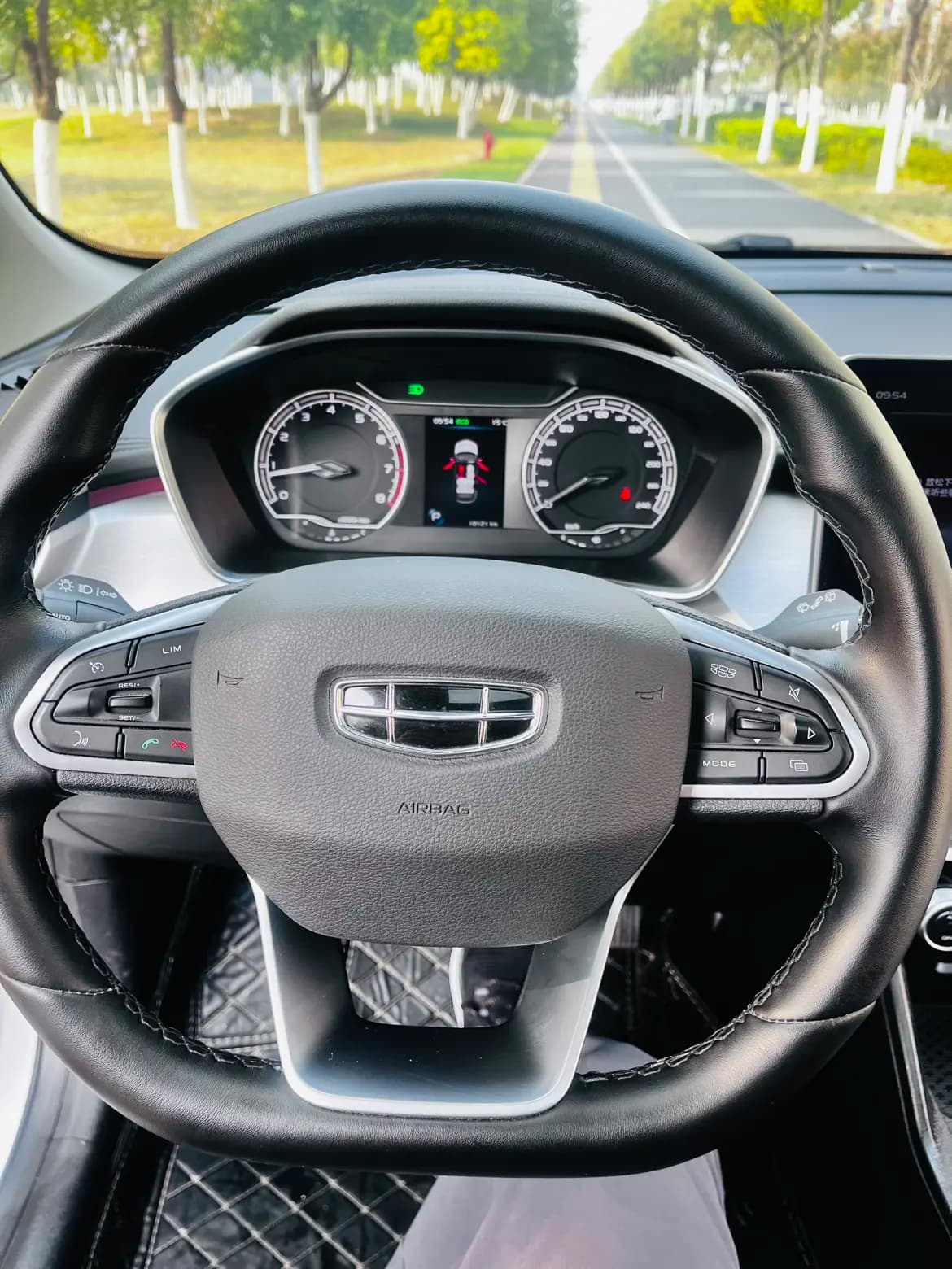 Geely Coolray SX11 2023 г. 10000 км. — фото 16