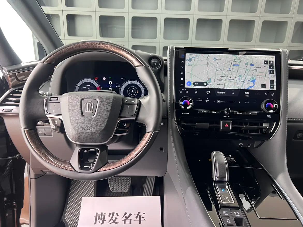 Toyota Crown Wellfire 2025 г. 11079 км. — фото 27