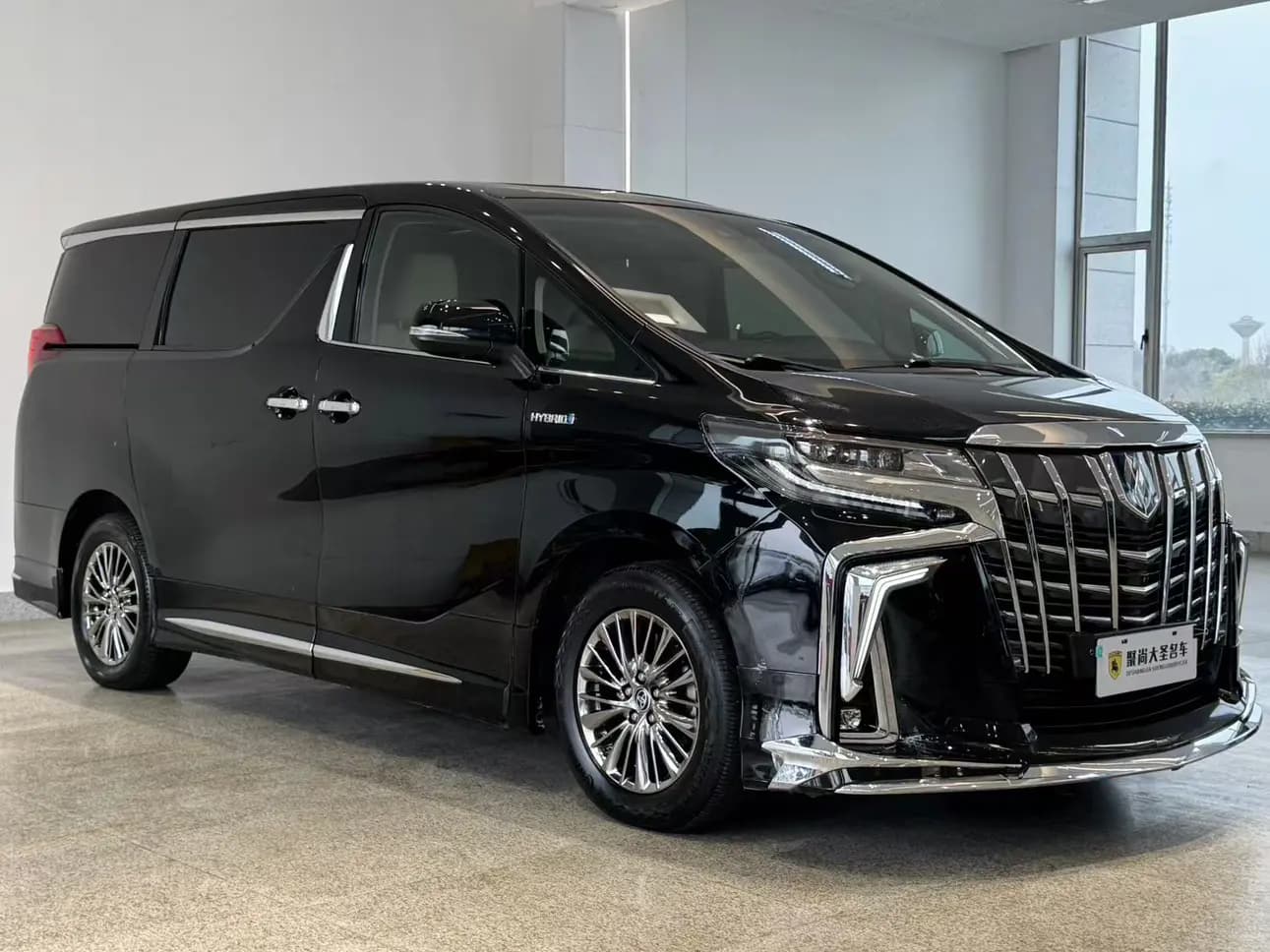 Toyota Alphard 2021 г. 70004 км. — фото 3