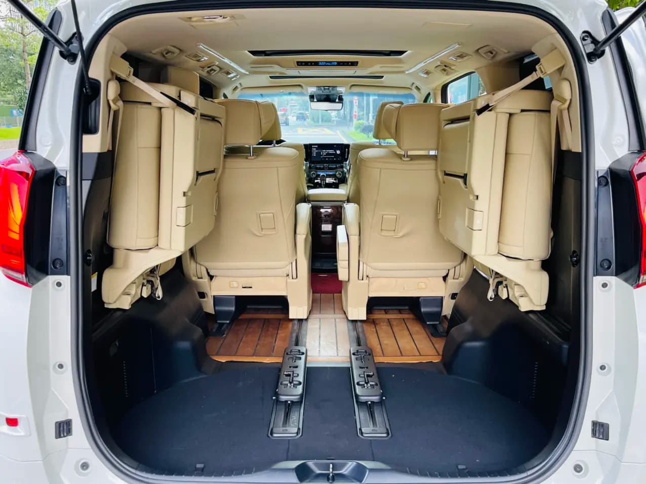 Toyota Alphard 2022 г. 120005 км. — фото 18