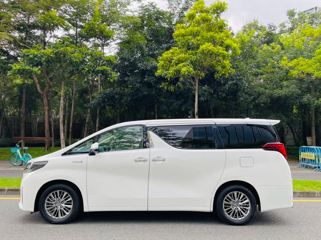 Toyota Alphard 2022 г. 120005 км. — фото 4
