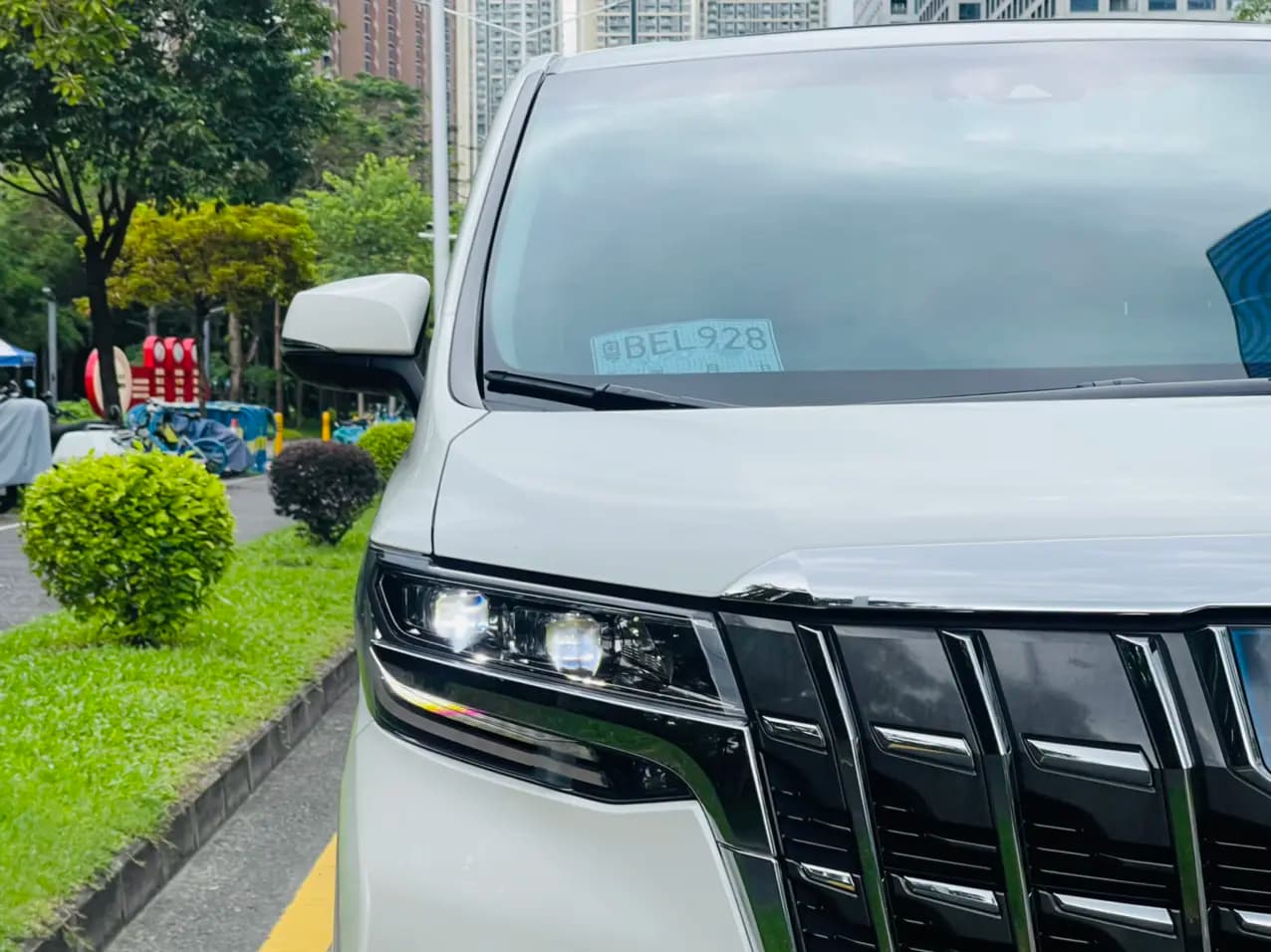 Toyota Alphard 2022 г. 120005 км. — фото 9