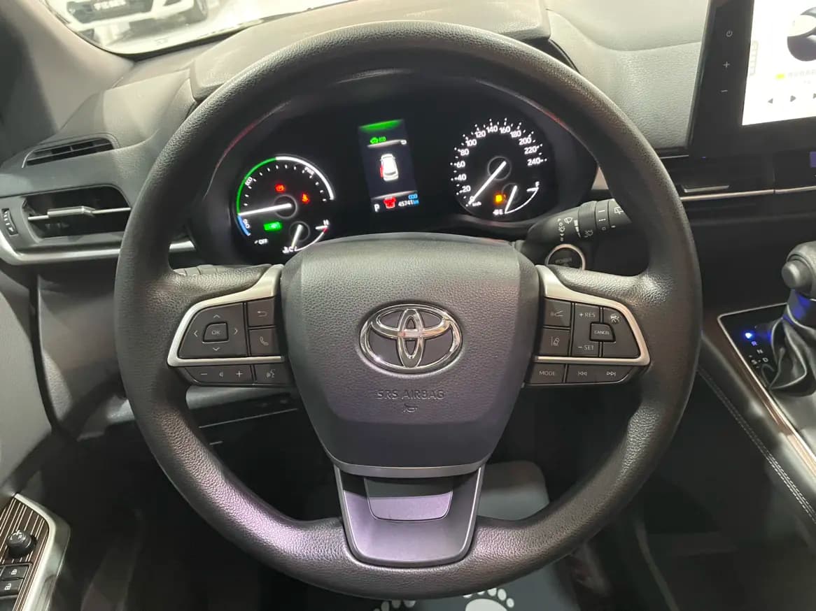 Toyota Granvia 2024 г. 45700 км. — фото 13