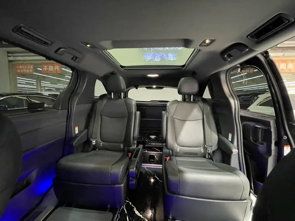 Toyota Granvia 2024 г. 45700 км. — фото 21