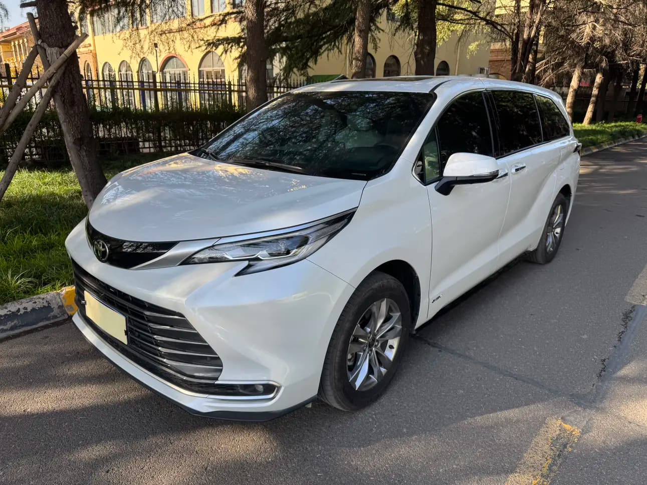 Toyota Sienna 2025 г. 20050 км.