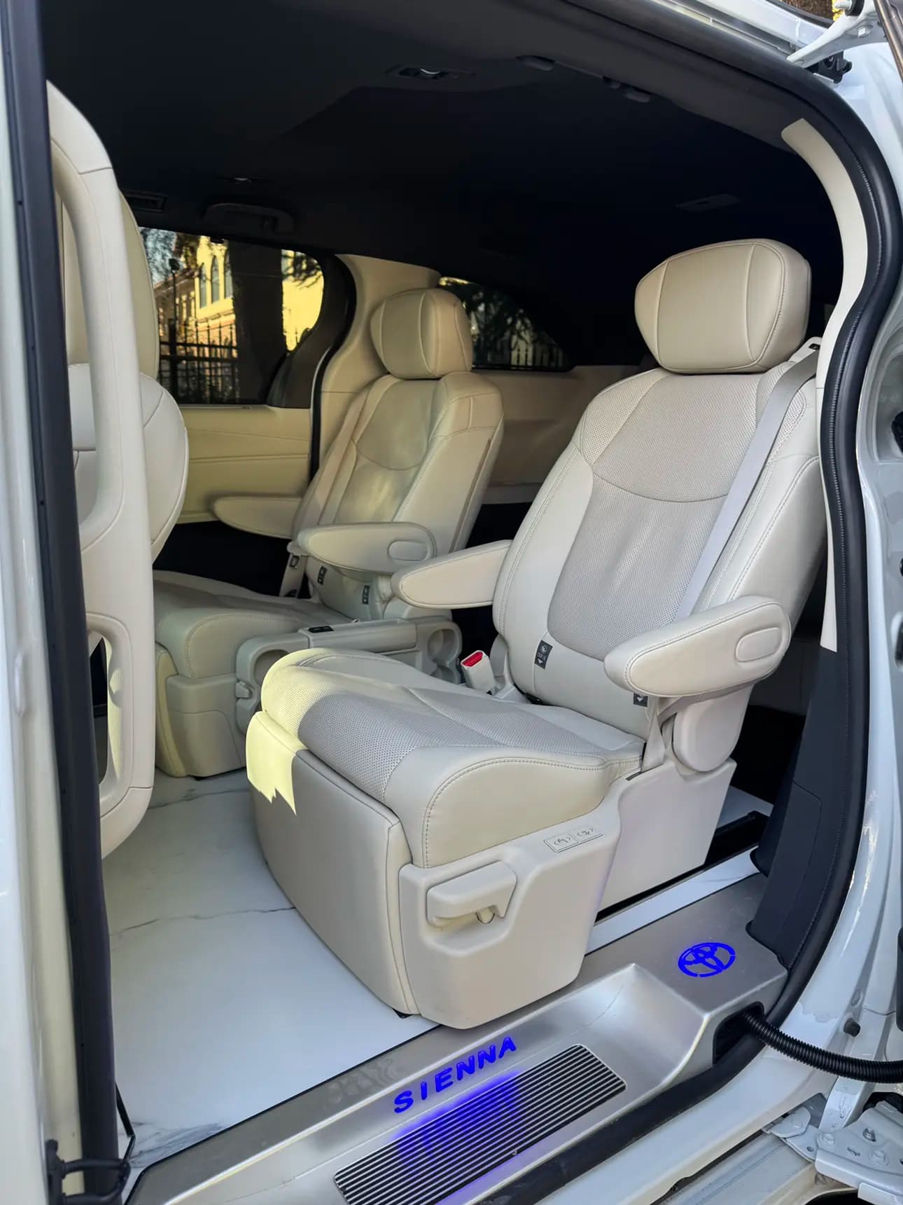 Toyota Sienna 2025 г. 20050 км. — фото 12