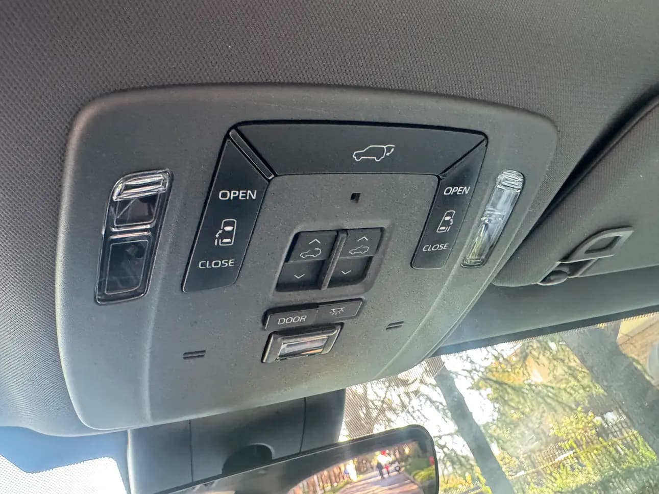 Toyota Sienna 2025 г. 20050 км. — фото 13