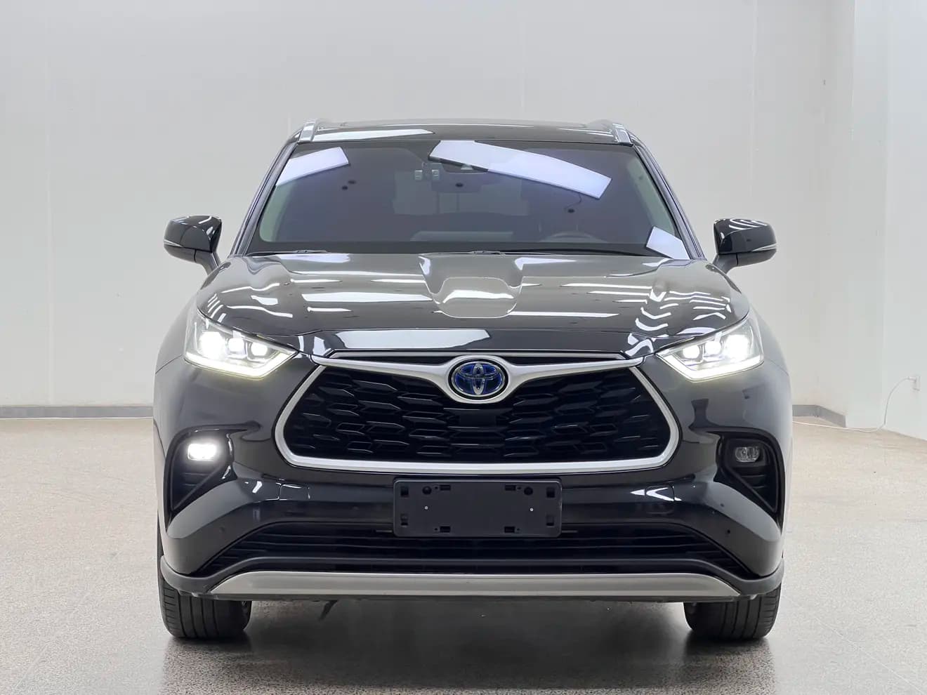 Toyota Highlander 2021 г. 50128 км. — фото 2