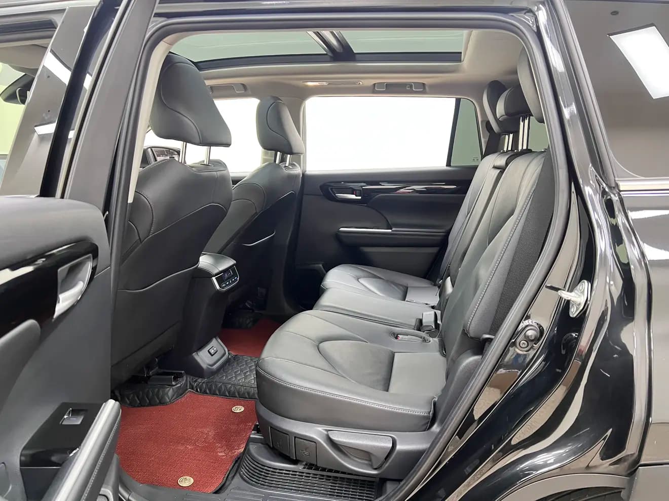 Toyota Highlander 2021 г. 50128 км. — фото 24