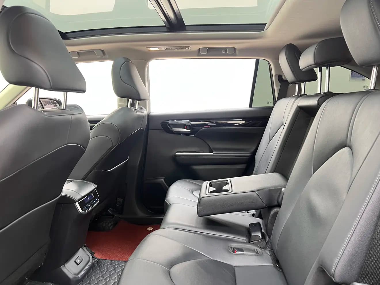 Toyota Highlander 2021 г. 50128 км. — фото 26