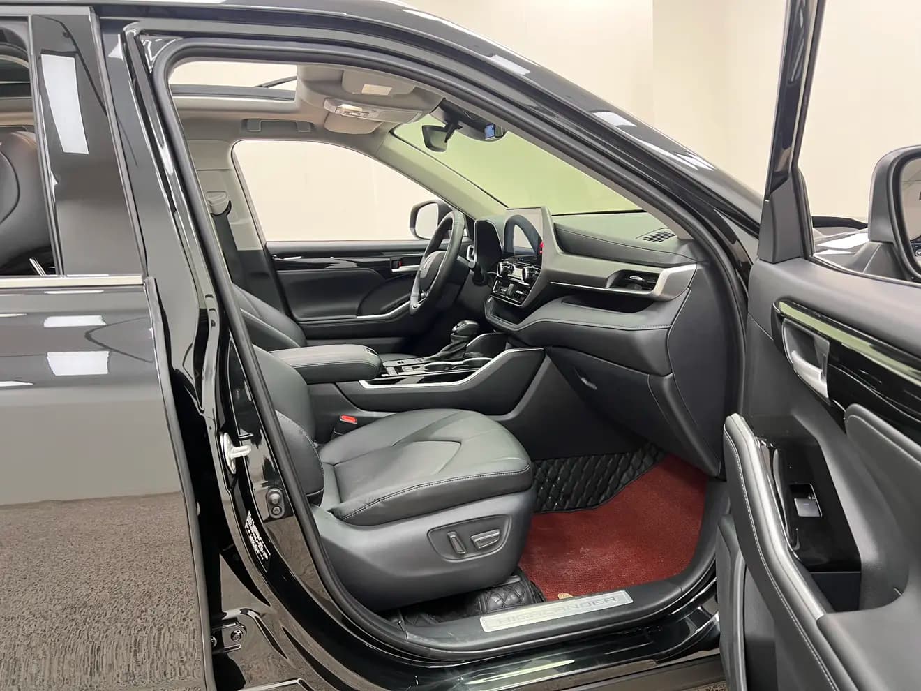 Toyota Highlander 2021 г. 50128 км. — фото 28