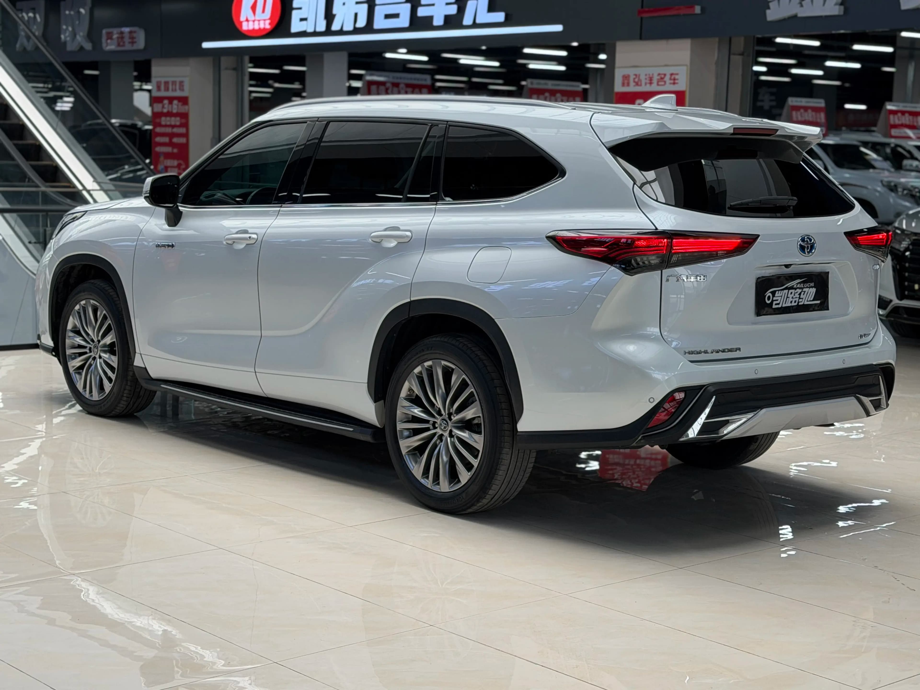 Toyota Highlander 2022 г. 53129 км. — фото 4