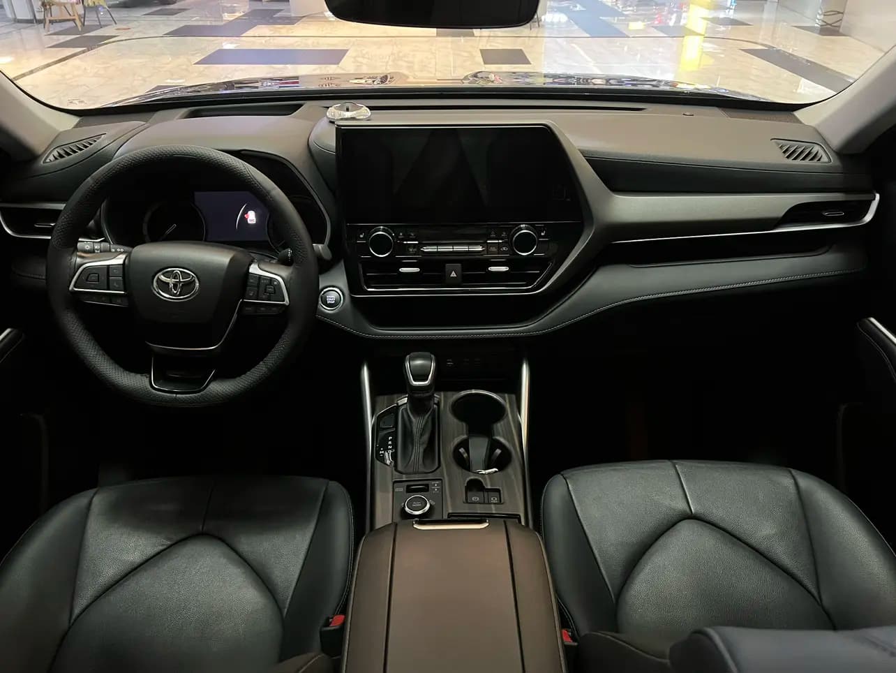 Toyota Highlander 2023 г. 44131 км. — фото 4