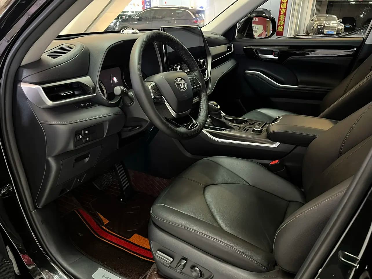 Toyota Highlander 2023 г. 44131 км. — фото 5