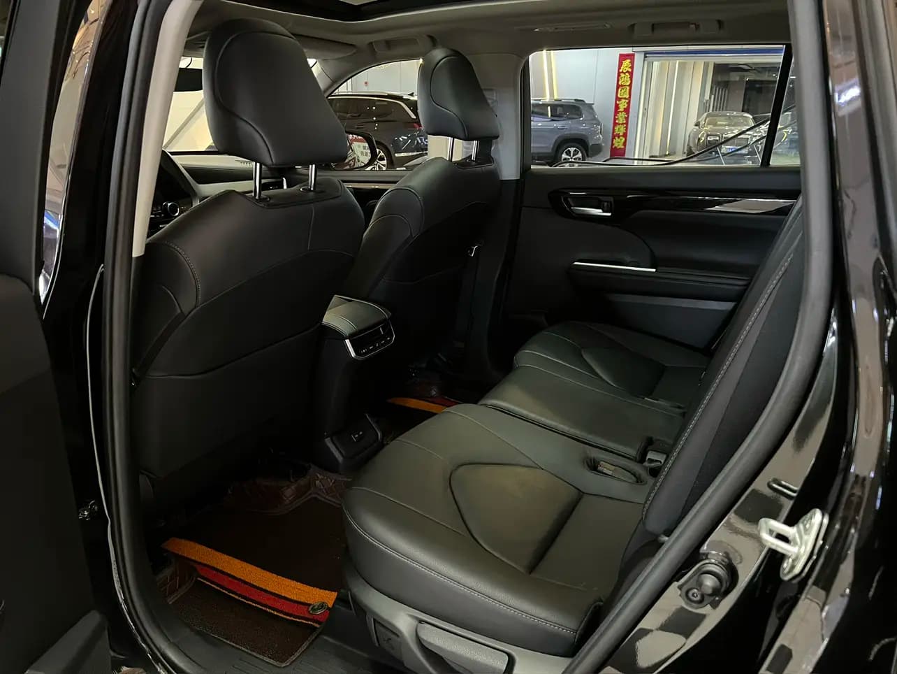 Toyota Highlander 2023 г. 44131 км. — фото 6