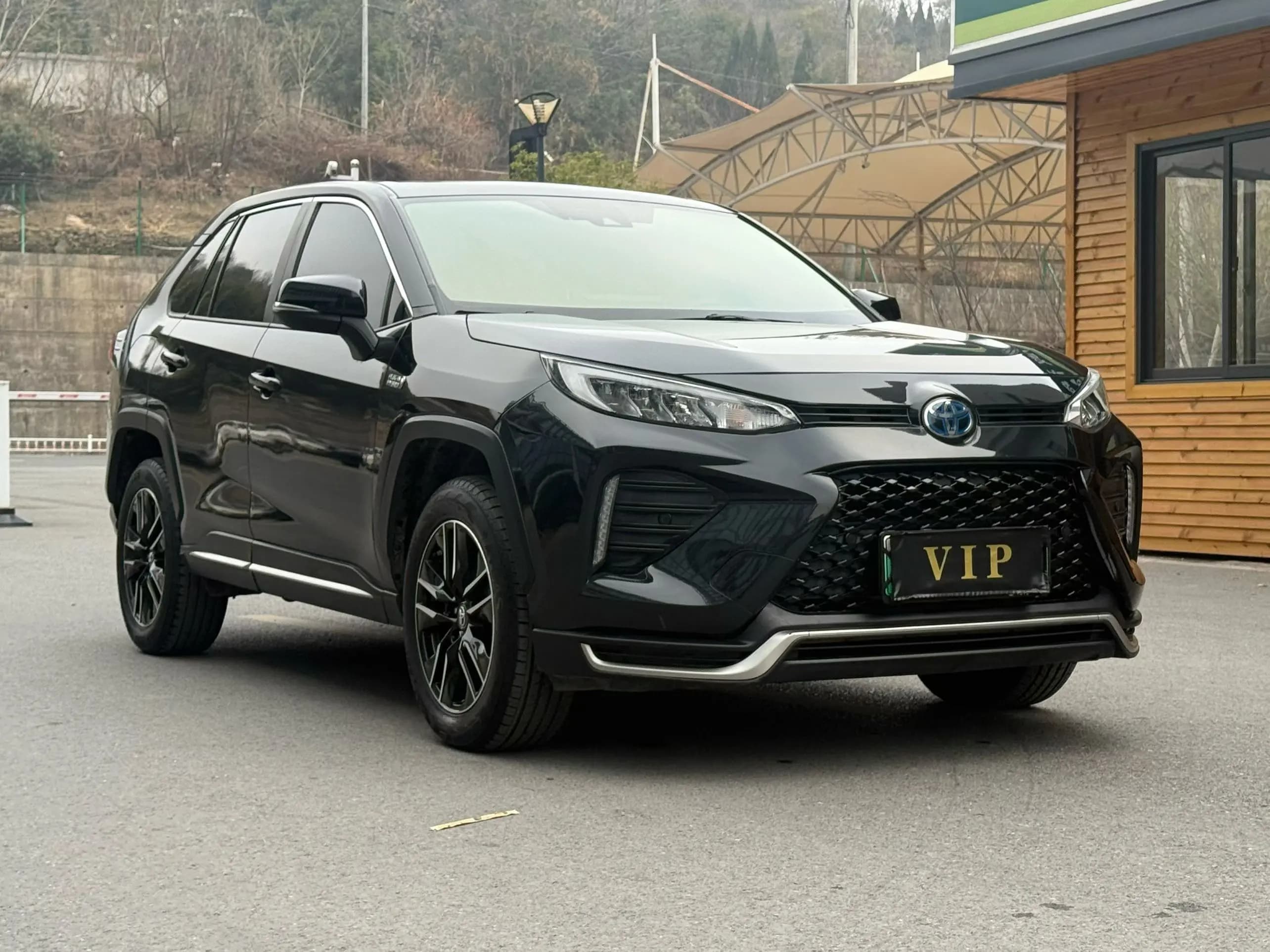 Toyota Wildlander PHEV 2022 г. 105090 км. — фото 2