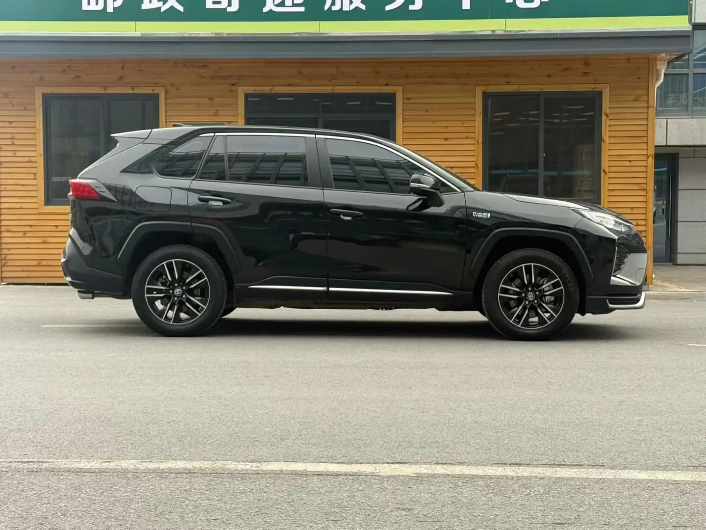 Toyota Wildlander PHEV 2022 г. 105090 км. — фото 3