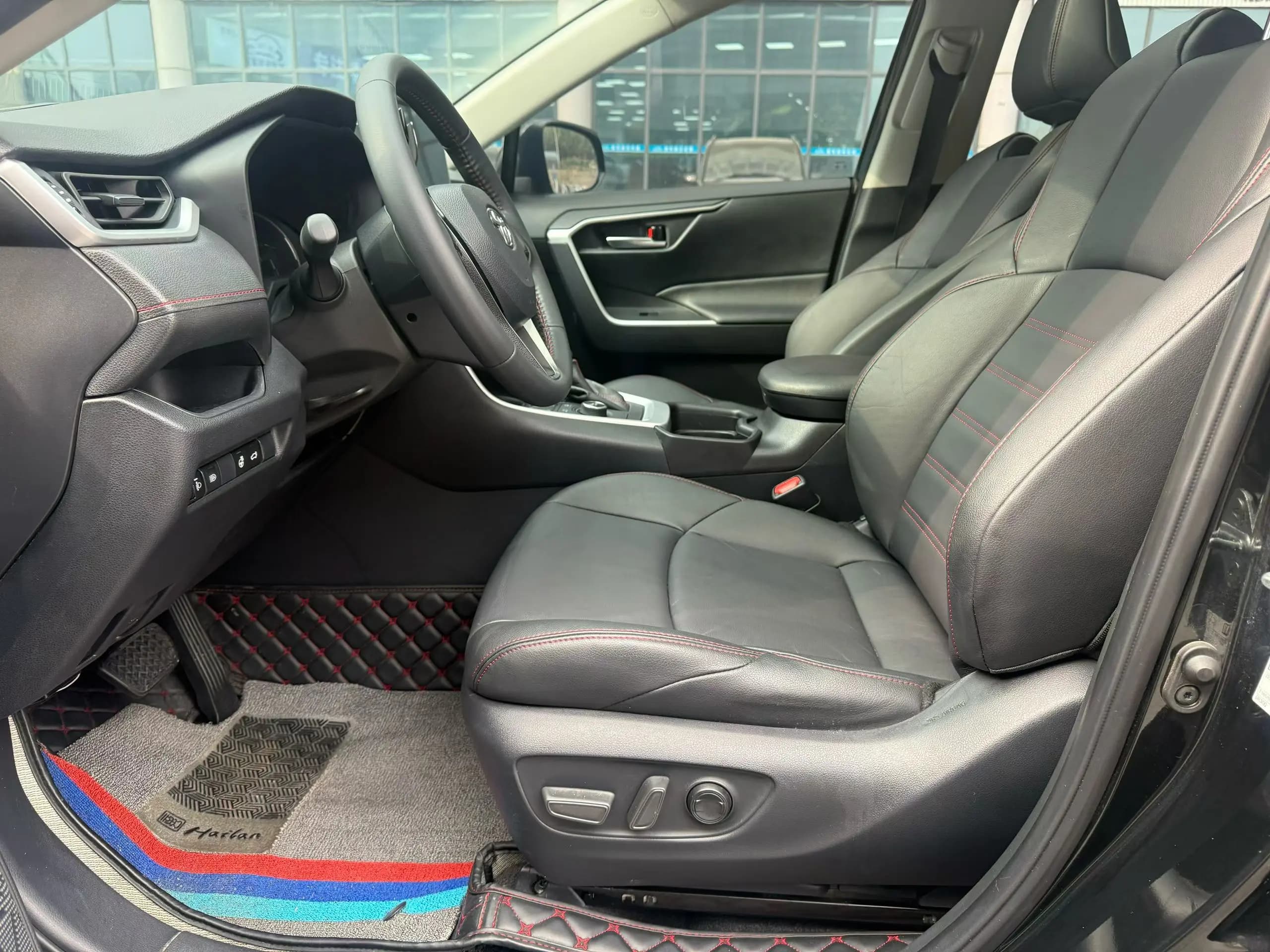 Toyota Wildlander PHEV 2022 г. 105090 км. — фото 4