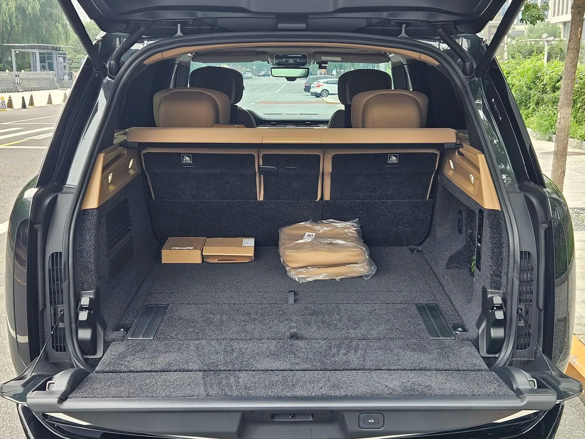 Land Rover Range rover 2024 г. 6120 км. — фото 23