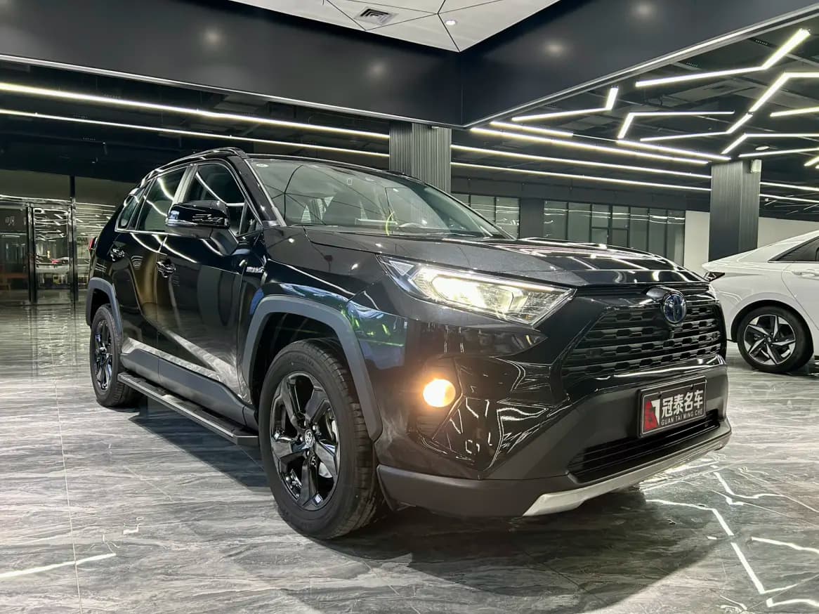 Toyota RAV4 2023 г. 27099 км. — фото 3