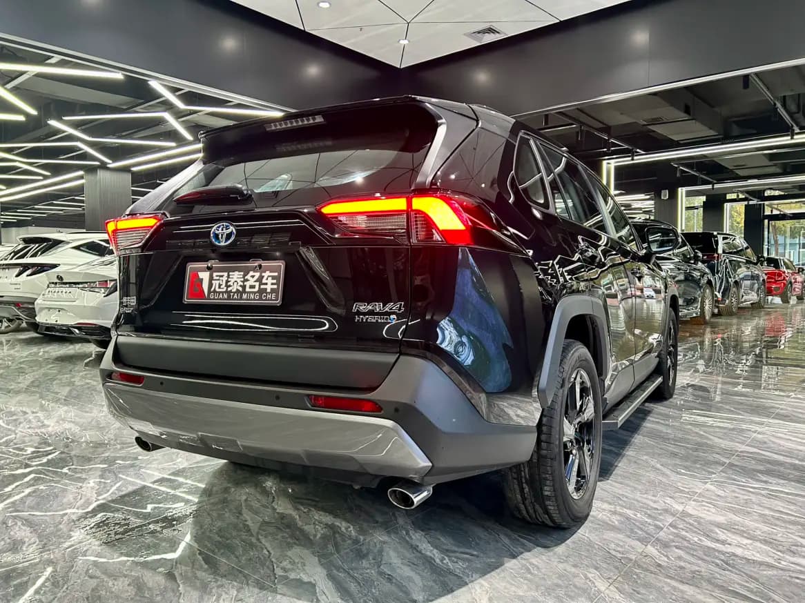 Toyota RAV4 2023 г. 27099 км. — фото 6