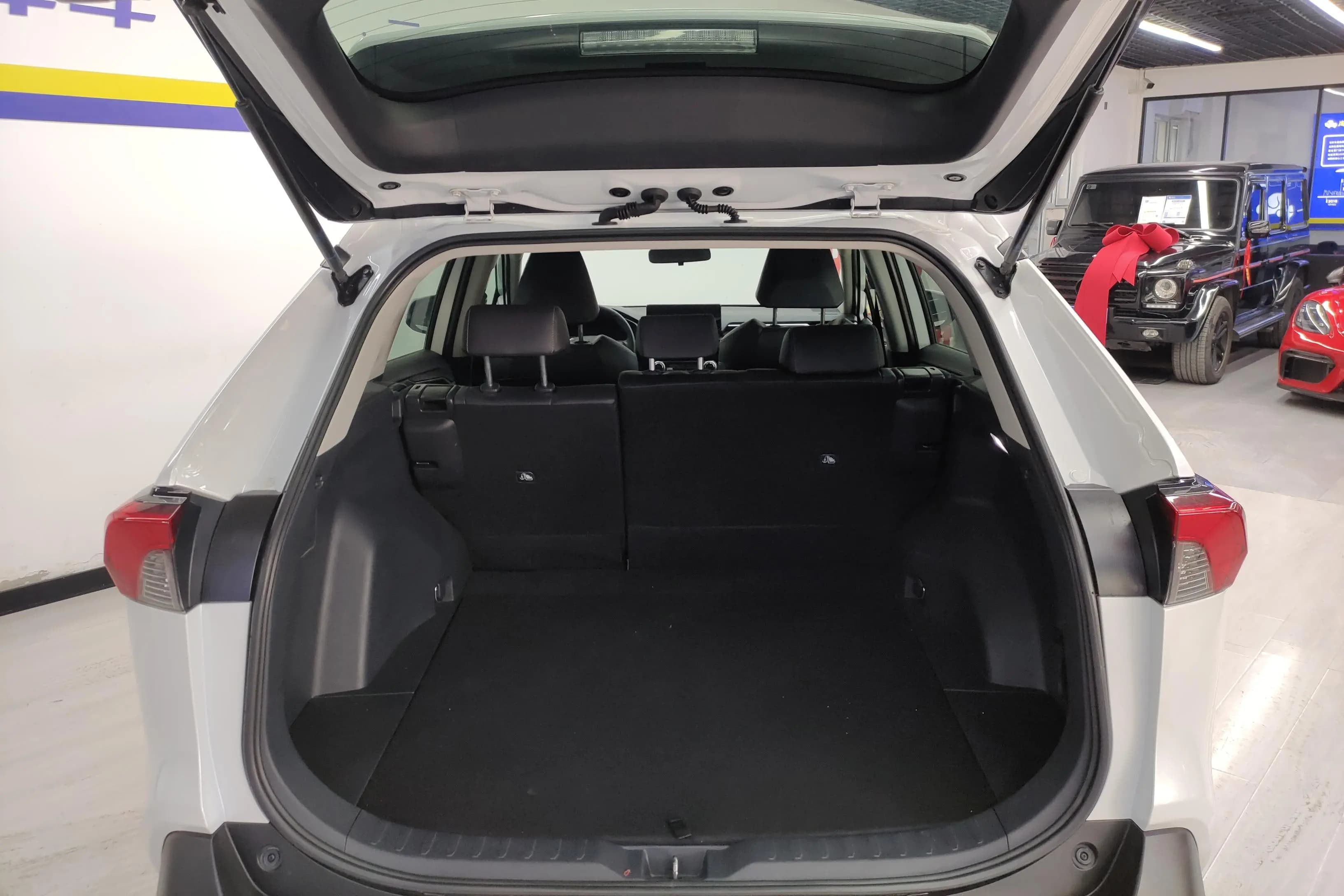Toyota RAV4 2023 г. 48001 км. — фото 14