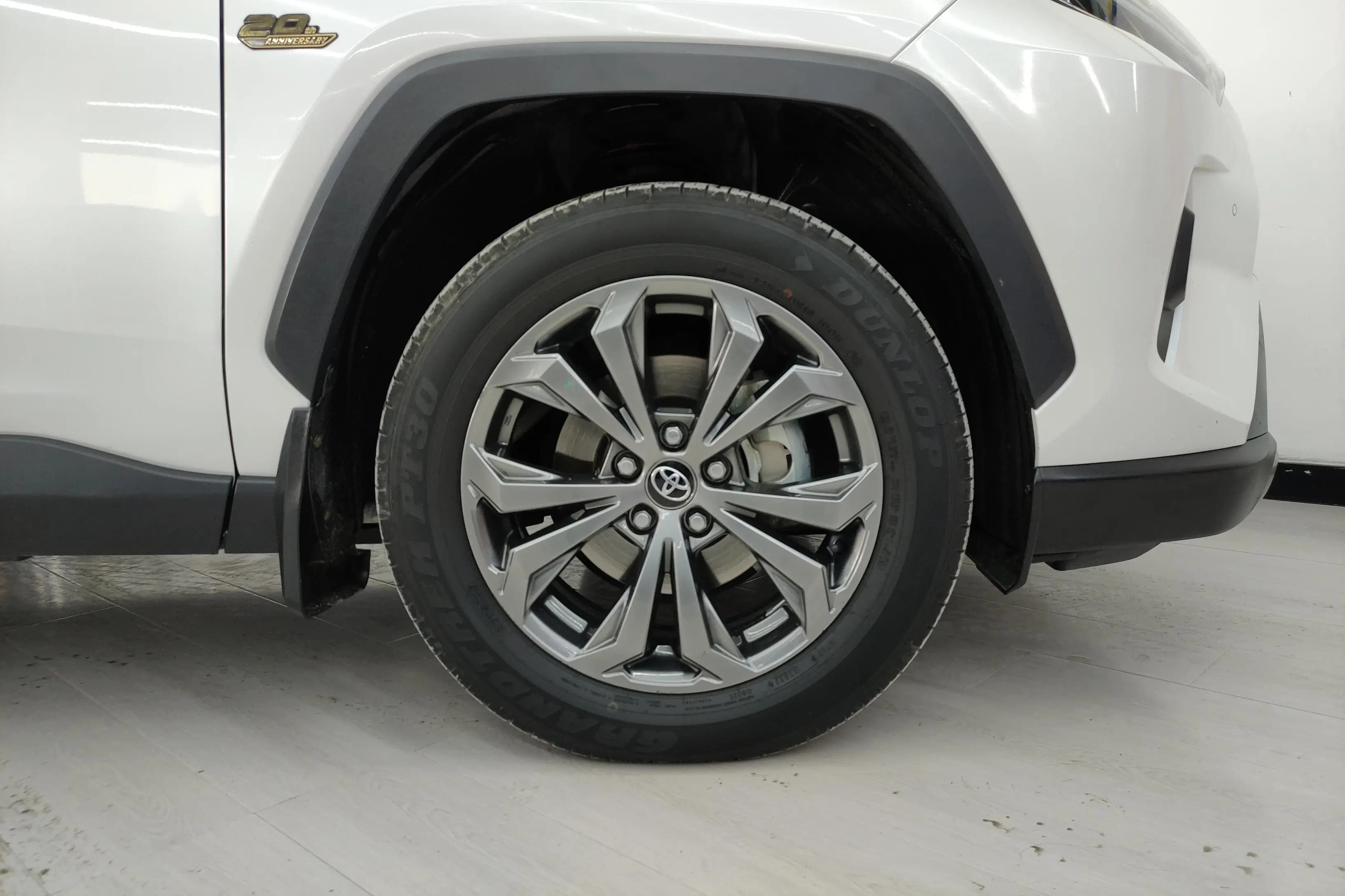 Toyota RAV4 2023 г. 48001 км. — фото 6