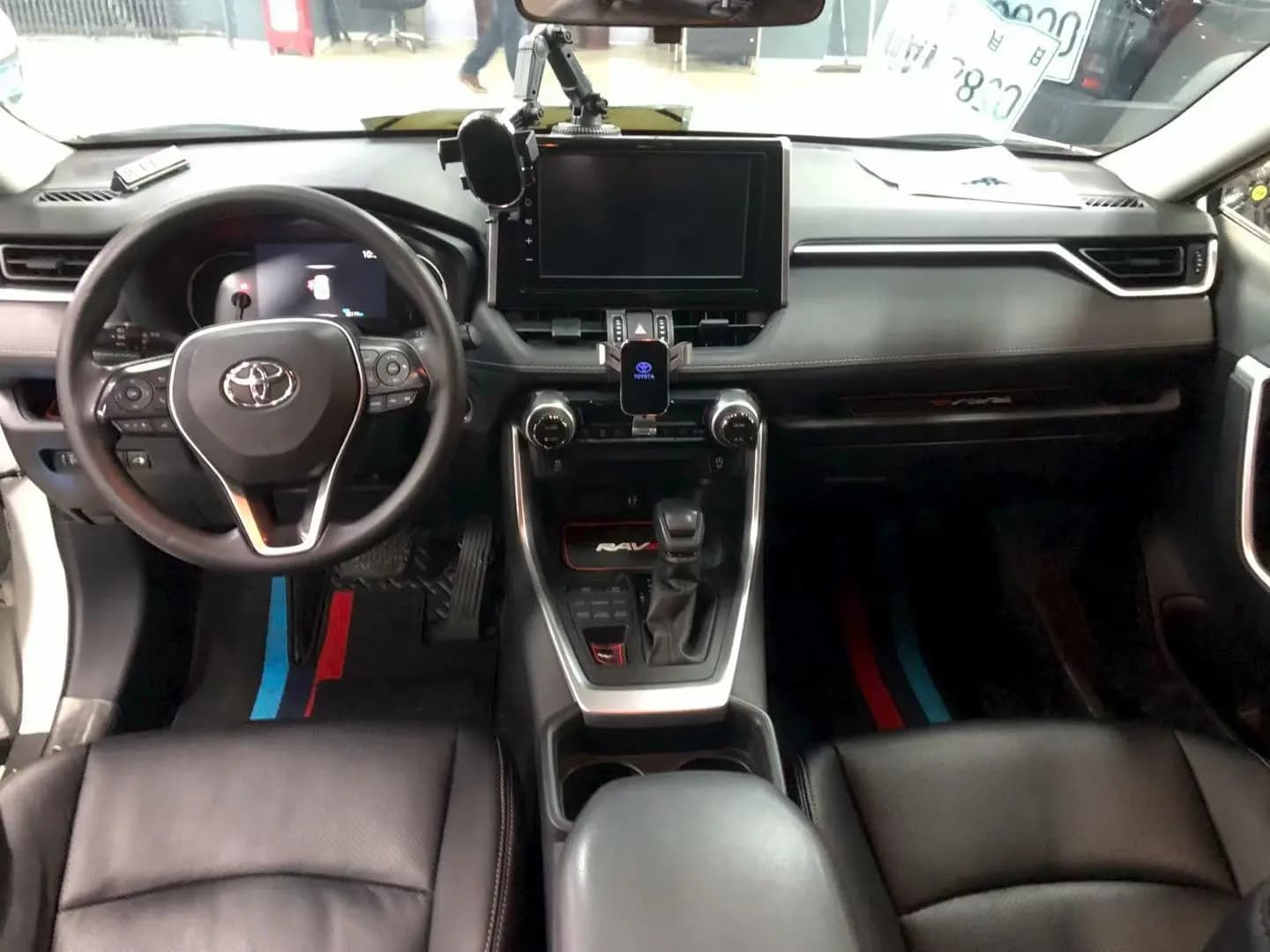 Toyota RAV4 2021 г. 58102 км. — фото 6