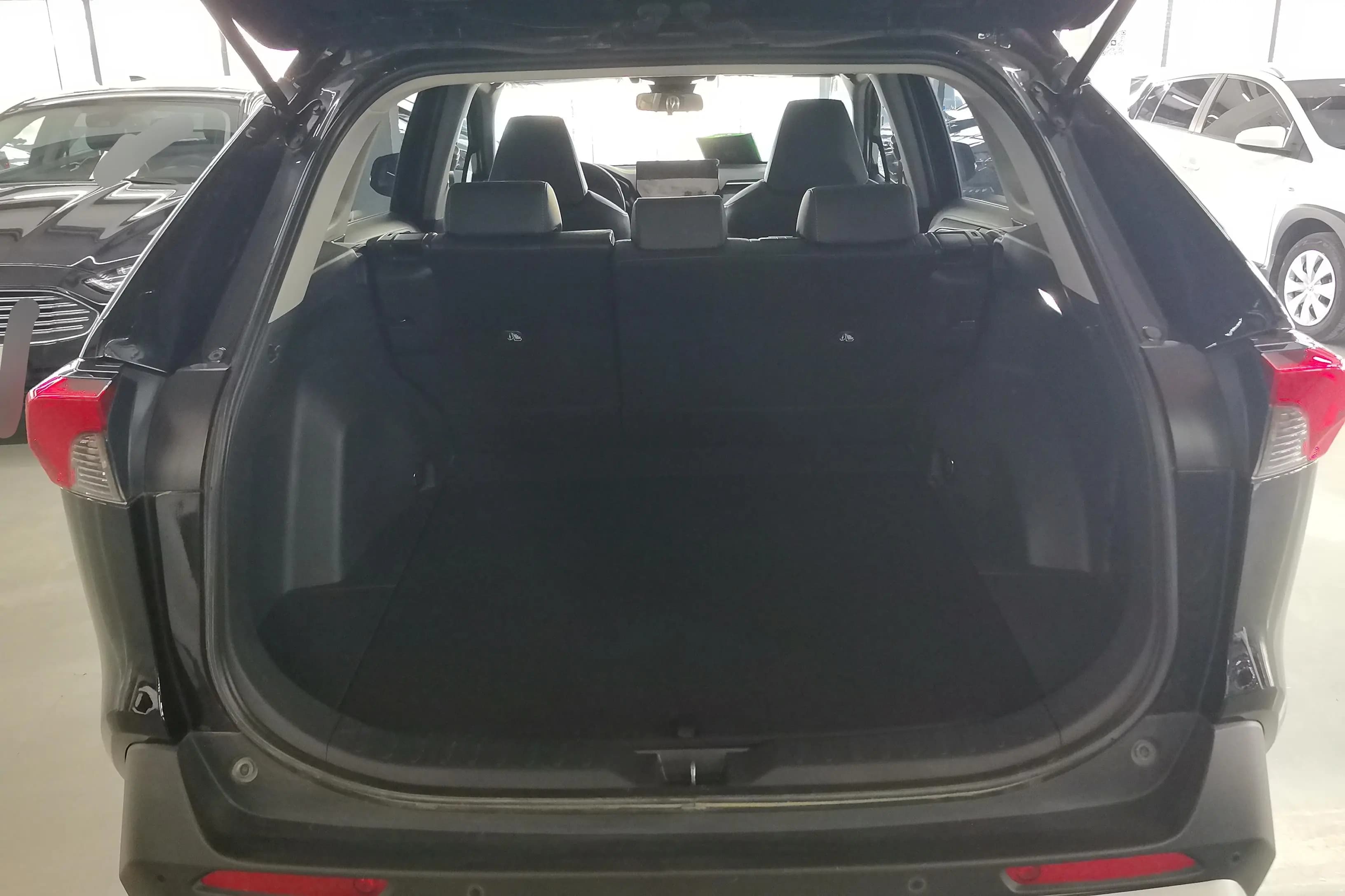 Toyota RAV4 2024 г. 28703 км. — фото 16
