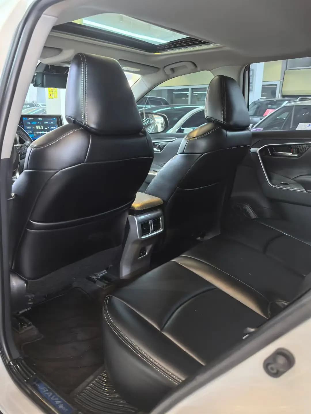 Toyota RAV4 2021 г. 98104 км. — фото 6