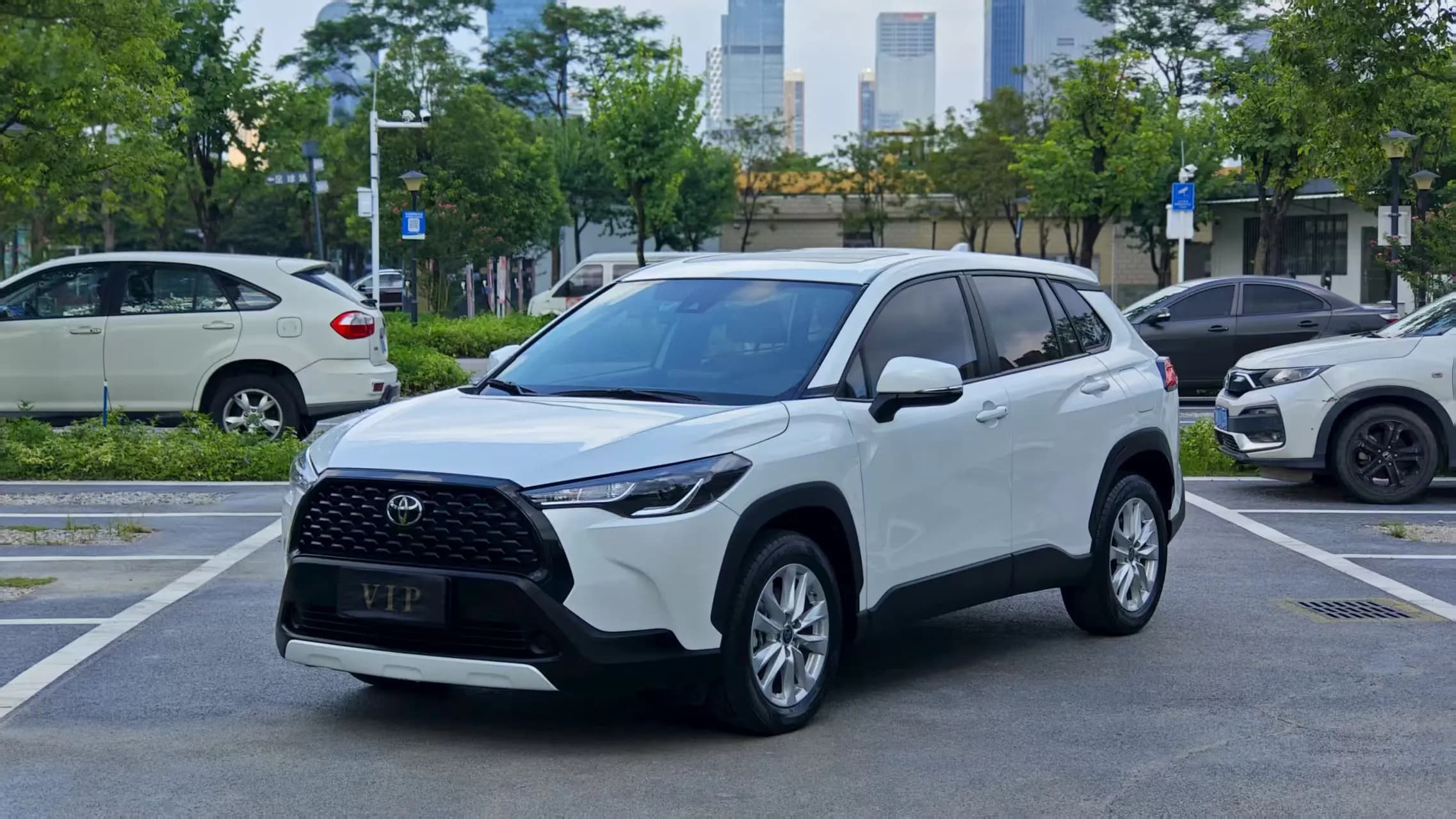 Toyota Corolla Cross 2022 г. 18114 км.