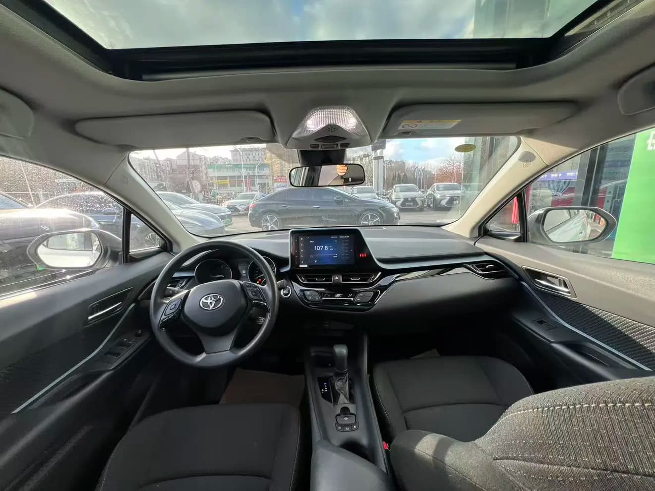 Toyota C-HR Hybrid 2023 г. 22073 км. — фото 11