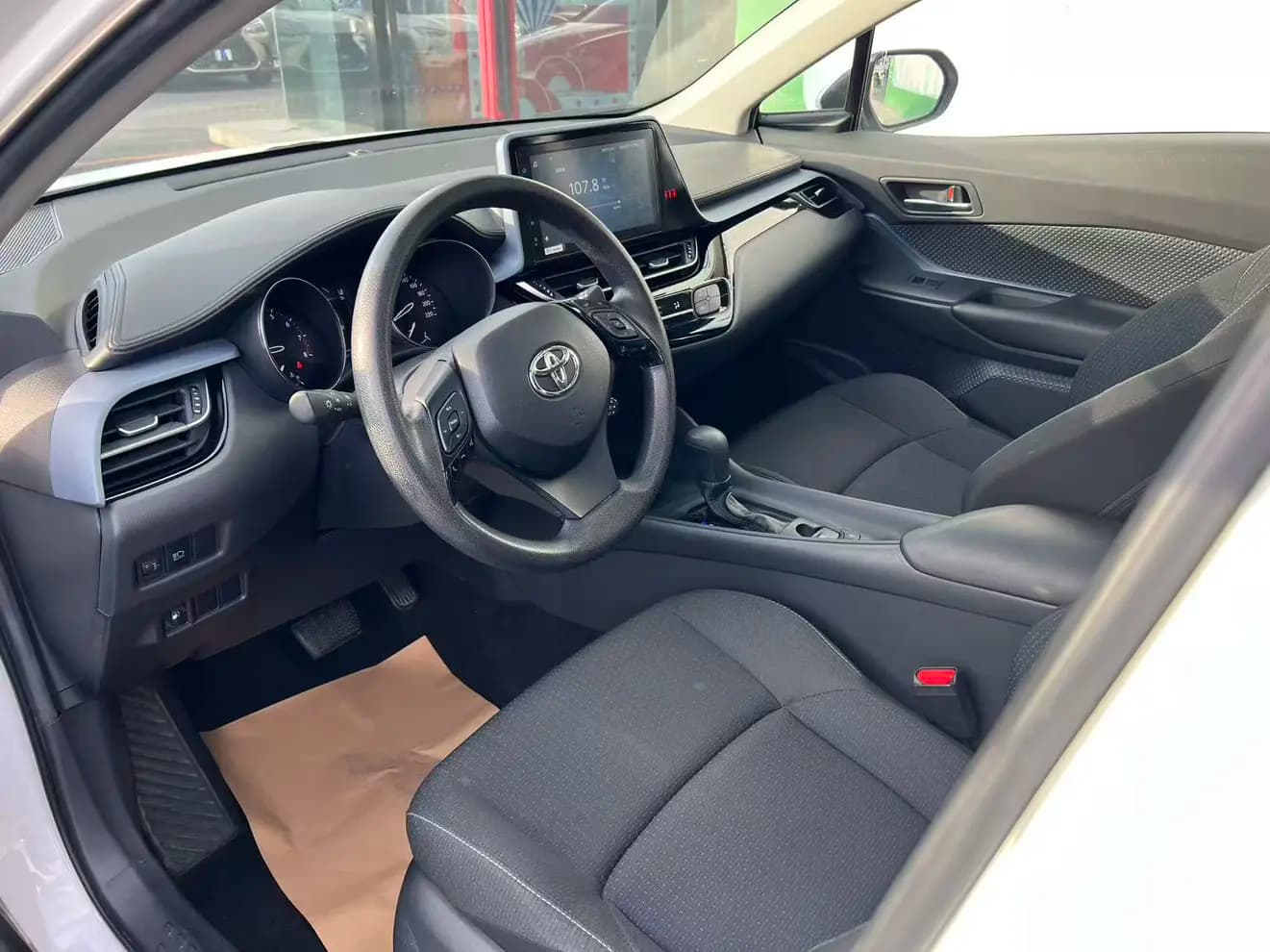 Toyota C-HR Hybrid 2023 г. 22073 км. — фото 17