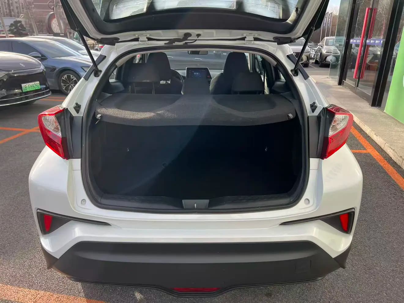 Toyota C-HR Hybrid 2023 г. 22073 км. — фото 20