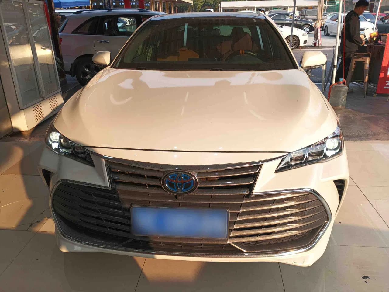 Toyota Avalon 2022 г. 38118 км. — фото 2