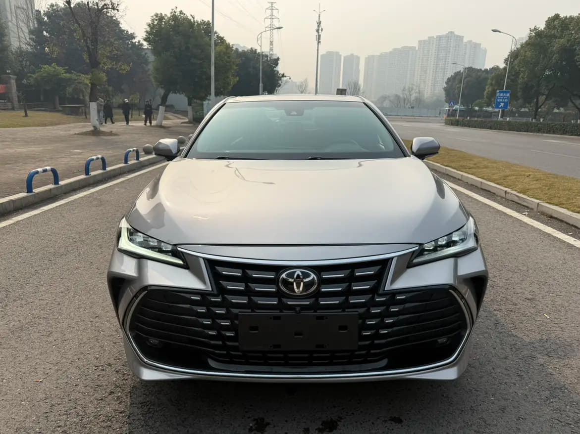 Toyota Avalon 2022 г. 45119 км. — фото 2