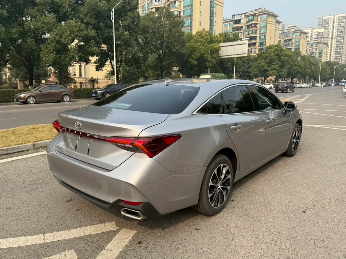 Toyota Avalon 2022 г. 45119 км. — фото 4